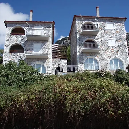 Villa Aeropi