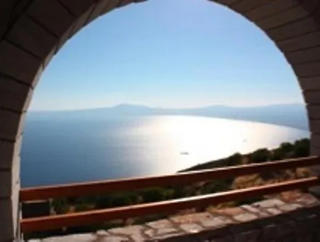 Aeropi Villa *